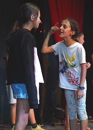 Stage Théâtre rigolo, Vacances en famille, Théâtre-impro-clown